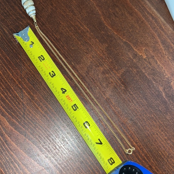 Seashell Necklace with Goldtone 16” Chain NWOT - Picture 5 of 6